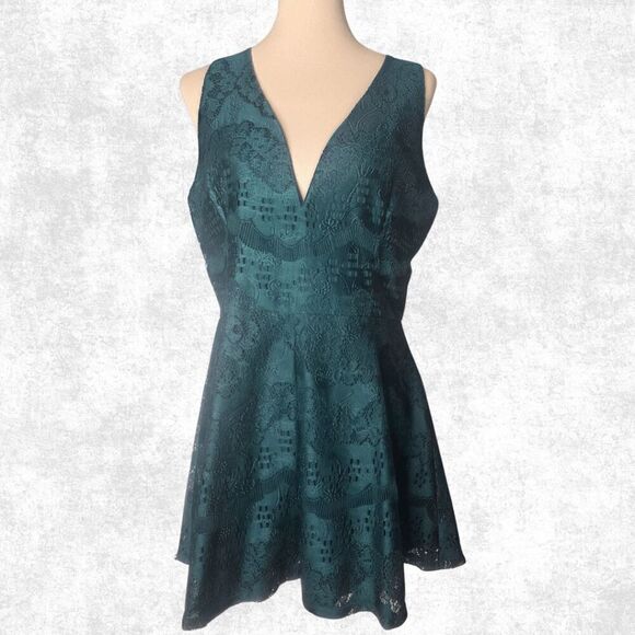 Charlotte Russe Teal Lace Romper – Size XL | Deep V Neck, Sleeveless - Picture 3 of 8